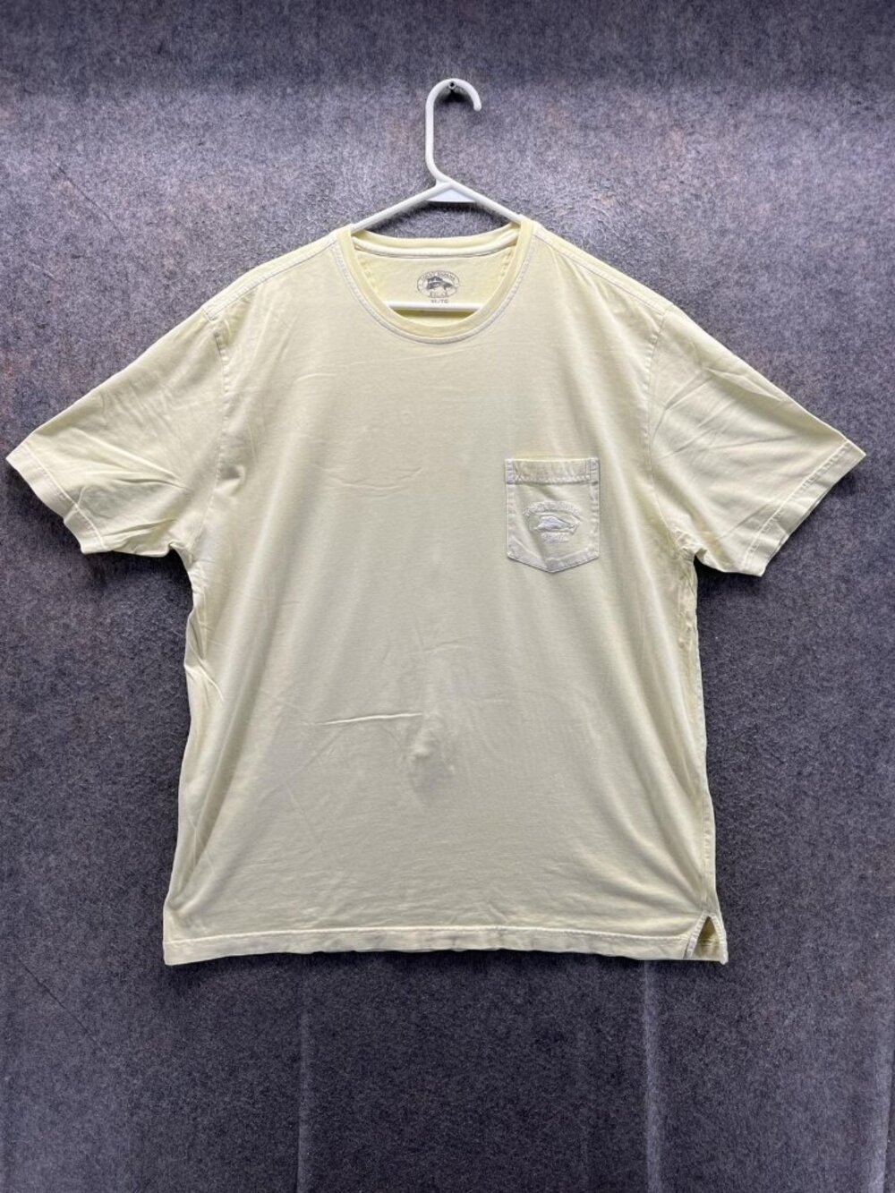 Tommy Bahama Shirt Mens XL Yellow Pocket Tee Crewneck Cotton Tagless Relax
